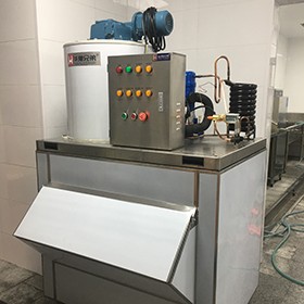 500公斤水冷片冰机在深圳某自助餐厅安装调试完毕